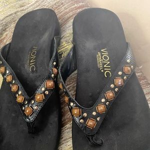 Vionics Flip Flops. Size (8 to 81/2) good condition.